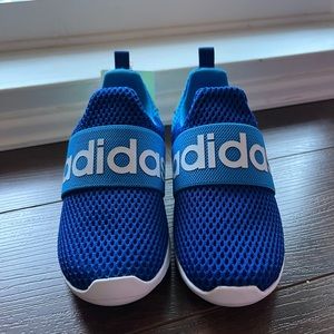 BNIB Adidas Kids Shoe US9K